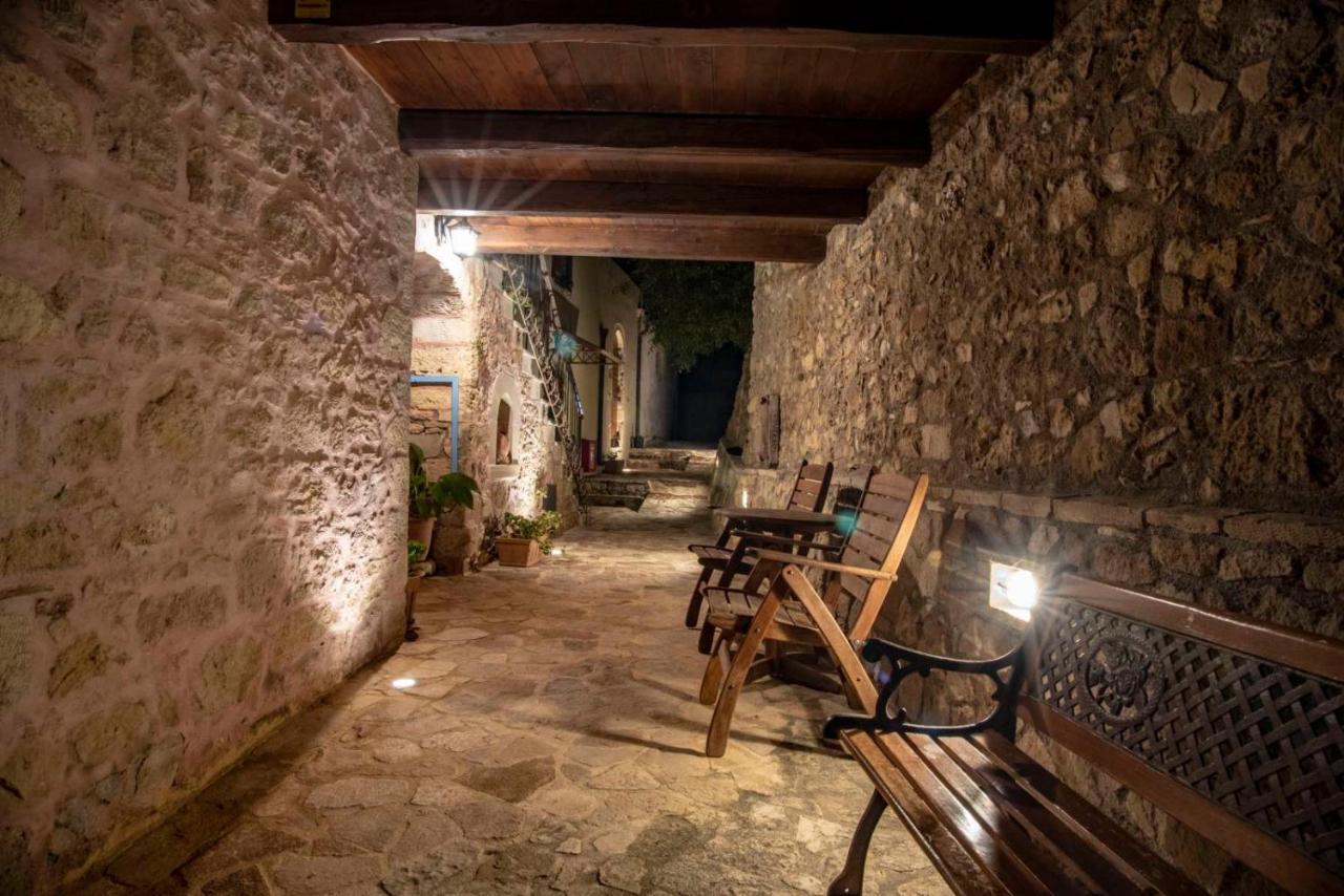 Stamatogiannis Traditional Apartments 凯里瓦尼 外观 照片