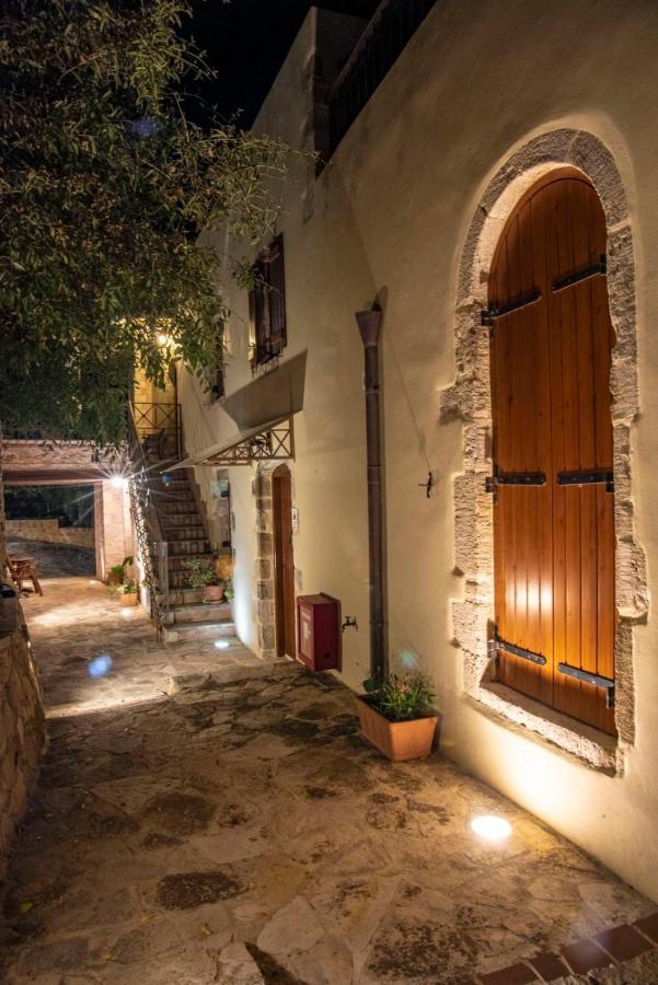 Stamatogiannis Traditional Apartments 凯里瓦尼 外观 照片